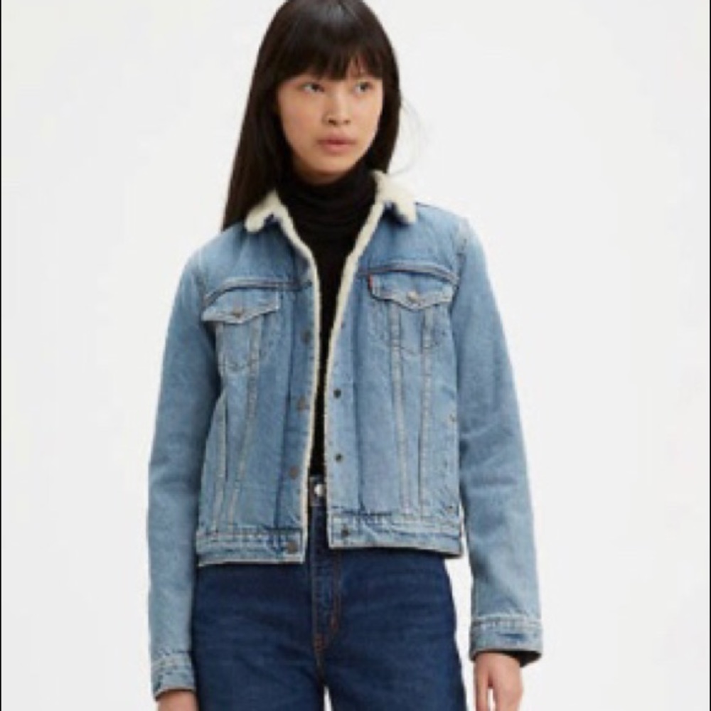 Levi Strauss Sherpa trucker denim jacket (size M)